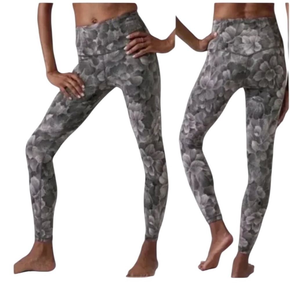 Athleta Elation Textured Tight Black and White Floral Leggings Size XS